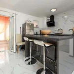 Appartement 2 Bedroom Gorgeous In Zadar