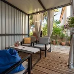 2 Bedroom Awesome In Apartment