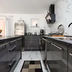 2 Bedroom Awesome In Apartment