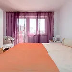 2 Bedroom Gorgeous In Appartement Zadar