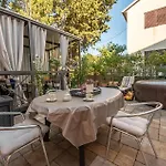 2 Bedroom Gorgeous In Appartement *