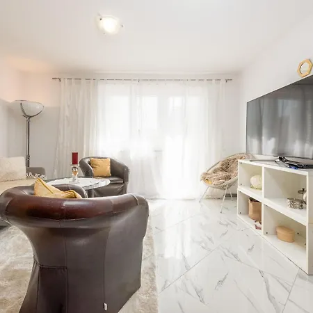 2 Bedroom Cozy In * Zadar