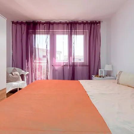 2 Bedroom Awesome In Apartment Zadar
