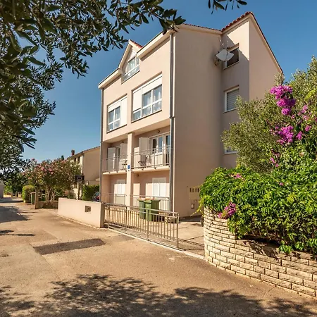 2 Bedroom Awesome In *