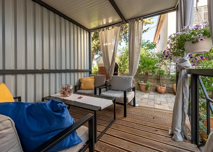 2 Bedroom Awesome In Lägenhet