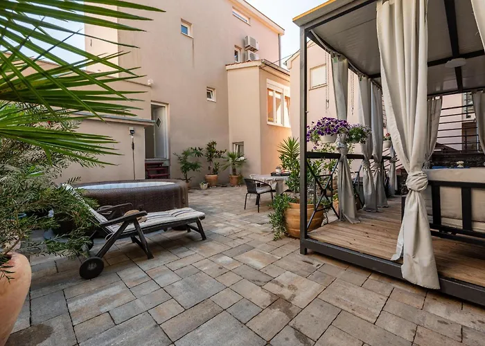 2 Bedroom Awesome In Lägenhet