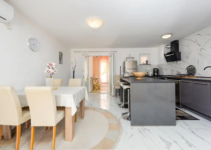 2 Bedroom Awesome In Zadar